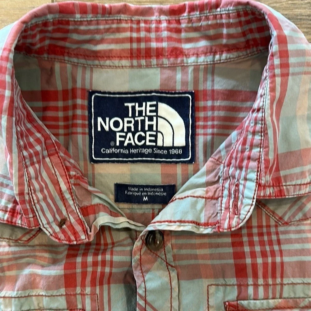 The North Face Men’s Plaid Short Sleeve Shirt Size Medium